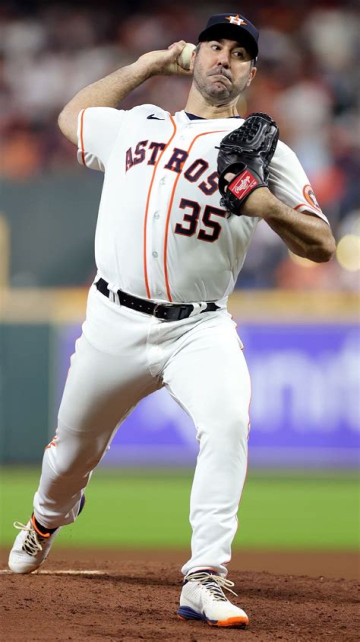 How tall is verlander?