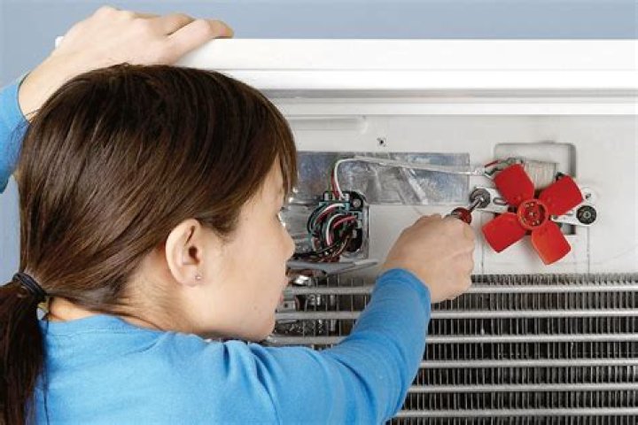 Should i unplug a refrigerator that is not cooling?